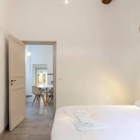 Castelli's Campo 12 Apartment *